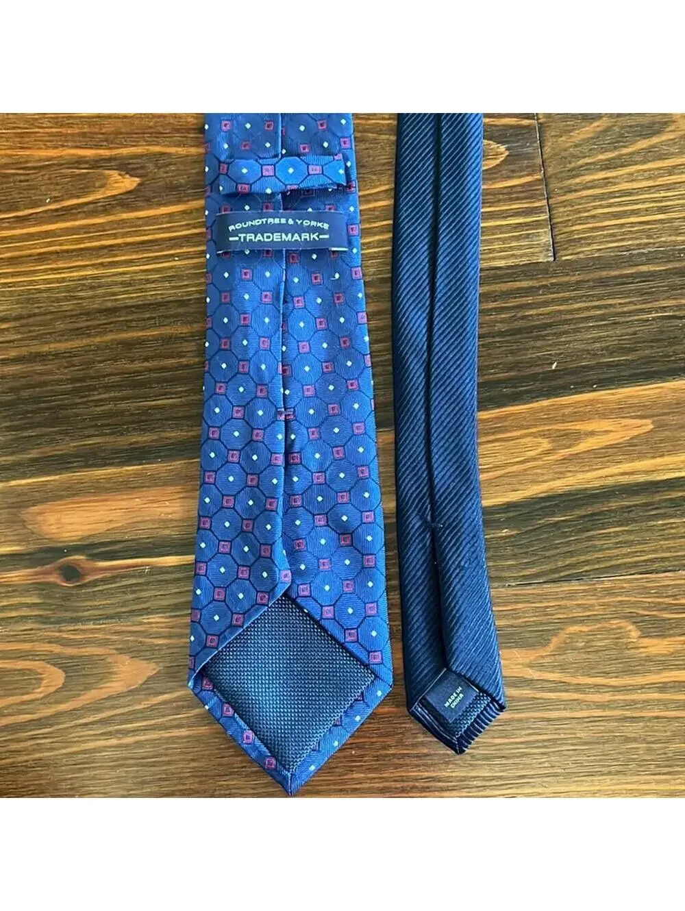 Roundtree & Yorke | Men's Blue & Red Dress Tie | 3